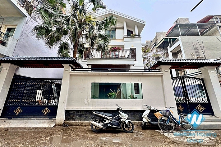 Garden 4 bedrooms house for rent in Tay Ho, Ha Noi